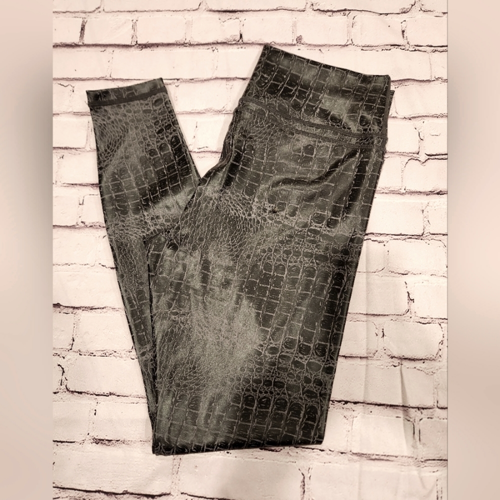 Zyia Gray Armour Light N Tight Leggings Size 12